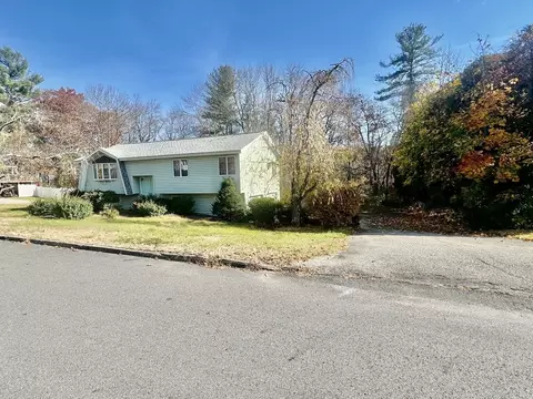 30 Hidden Rd, Methuen, MA 01844