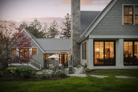 11 Robbins Rd, Lexington, MA 02421
