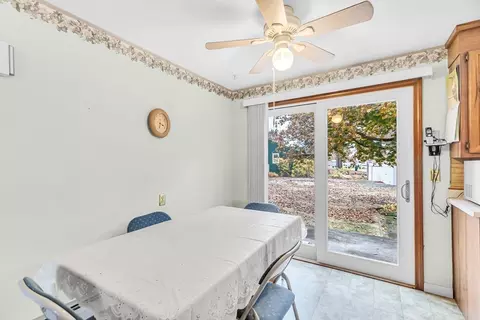 131 Mccarthy Ave, Chicopee, MA 01020 photo 3