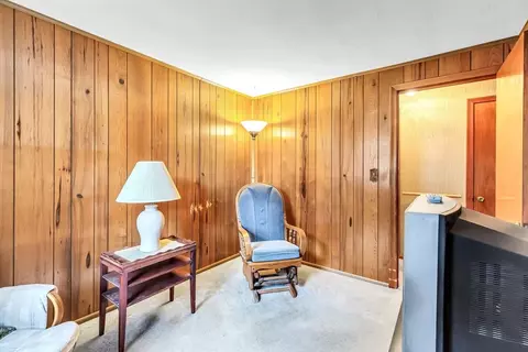 131 Mccarthy Ave, Chicopee, MA 01020 photo 10