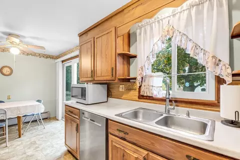 131 Mccarthy Ave, Chicopee, MA 01020 photo 7