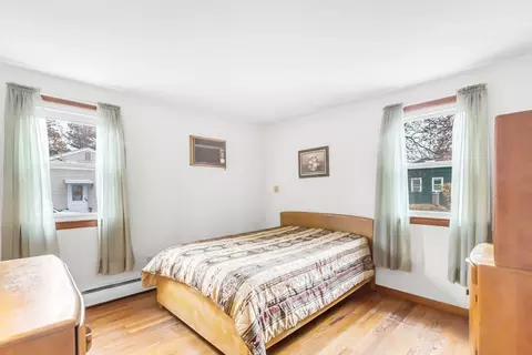 131 Mccarthy Ave, Chicopee, MA 01020 photo 11