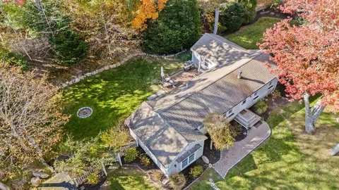 92 Timberlane Dr, Mashpee, MA 02649
