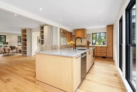 47 Elm St, Hingham, MA 02043 photo 3