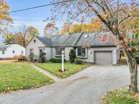 16 Park St, Northborough, MA 01532