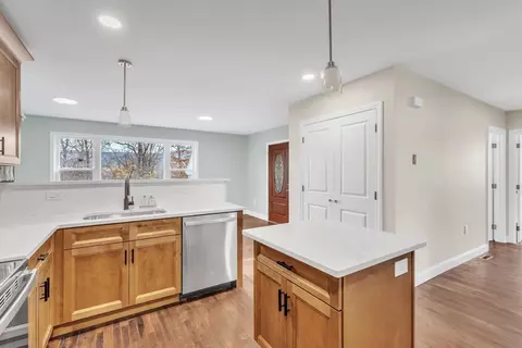 9 3rd Ave, Ware, MA 01082