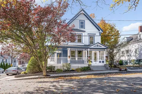 12 Cabot St, Salem, MA 01970