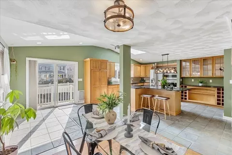 1 Mitchell Ln, Wakefield, MA 01880 photo 3