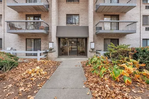 85 Commons Dr #403, Shrewsbury, MA 01545