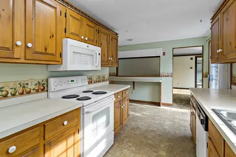 Kitchen - 30 Thom Ave, Bourne, MA 02532 photo 1 of 3