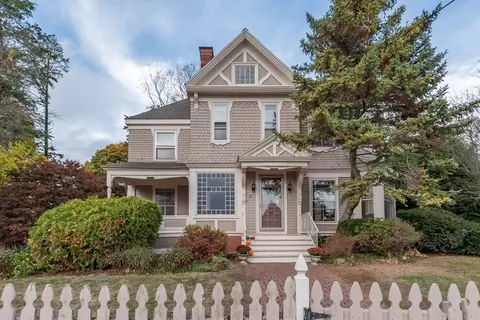 50 Park St, Haverhill, MA 01830