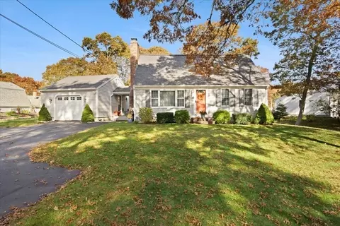 20 Carlton Rd, Bourne, MA 02532 photo 2