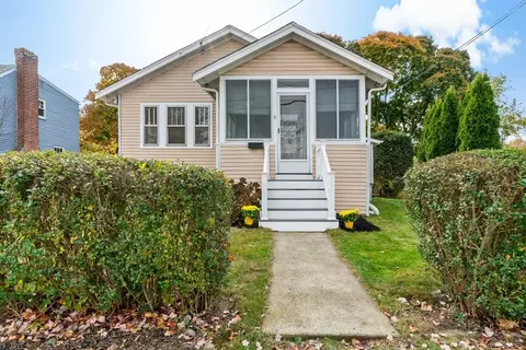 9 Wright St, Weymouth, MA 02190