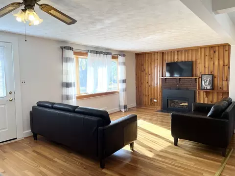 16 Bow St, Danvers, MA 01923 photo 3