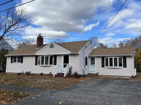 16 Bow St, Danvers, MA 01923
