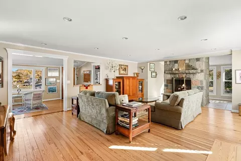 Living - 19 Riverside Rd, Gloucester, MA 01930 photo 2 of 3