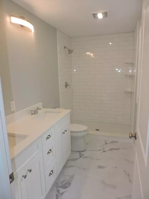 Bath - 42 Scenic Ave, Webster, MA 01570 photo 2 of 5