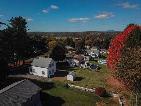 134 John St, Clinton, MA 01510 photo 3