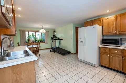 19 Dewitt Rd, Stoneham, MA 02180 photo 12