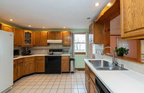 19 Dewitt Rd, Stoneham, MA 02180 photo 10