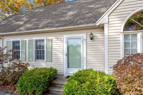 23 Lakeview Dr, Mashpee, MA 02649