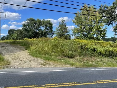 129 Haverhill Rd, Amesbury, MA 01913