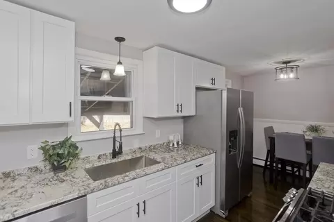 180 Cherokee Dr, Springfield, MA 01109 photo 6