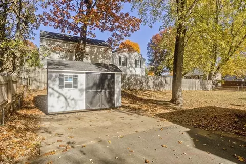 180 Cherokee Dr, Springfield, MA 01109 photo 31