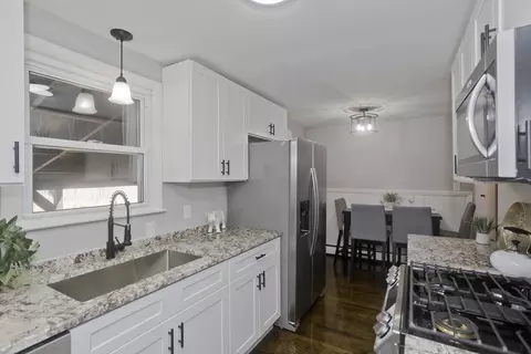 180 Cherokee Dr, Springfield, MA 01109 photo 8