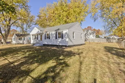 180 Cherokee Dr, Springfield, MA 01109 photo 5