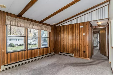 8 Craig St, Springfield, MA 01108 photo 9