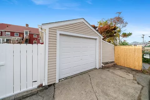 122 Broadway, Fall River, MA 02721 photo 6