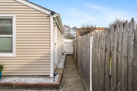 122 Broadway, Fall River, MA 02721 photo 5