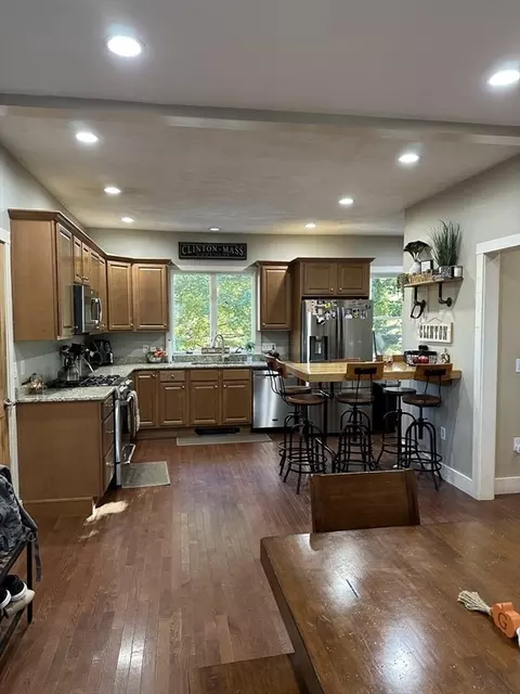 369 Chestnut St, Clinton, MA 01510 photo 4