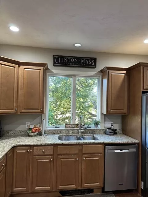 369 Chestnut St, Clinton, MA 01510 photo 3
