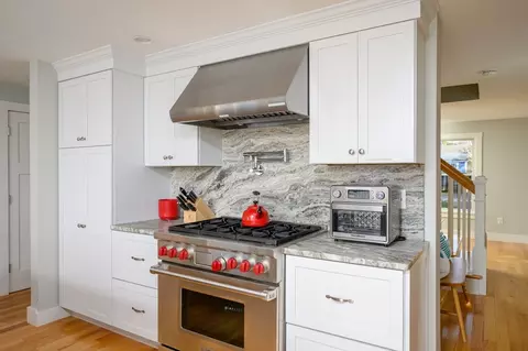 Kitchen - 5 Oak Hill Rd, Wareham, MA 02571 photo 5 of 5