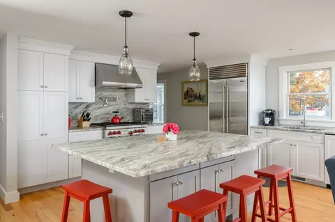 Kitchen - 5 Oak Hill Rd, Wareham, MA 02571 photo 3 of 5
