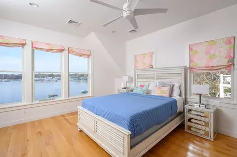 Bedroom - 5 Oak Hill Rd, Wareham, MA 02571 photo 3 of 7