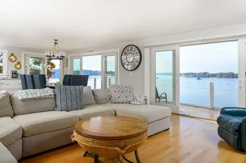 Living - 5 Oak Hill Rd, Wareham, MA 02571 photo 2 of 3