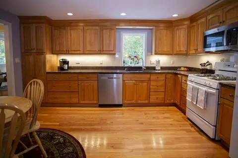 25 Deborah Dr, Reading, MA 01867 photo 4
