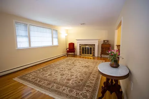25 Deborah Dr, Reading, MA 01867 photo 2