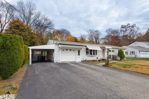 56 Rose Ave, Woonsocket, RI 02895 photo 3