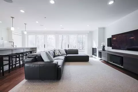 41 Gilbert Rd, Needham, MA 02492