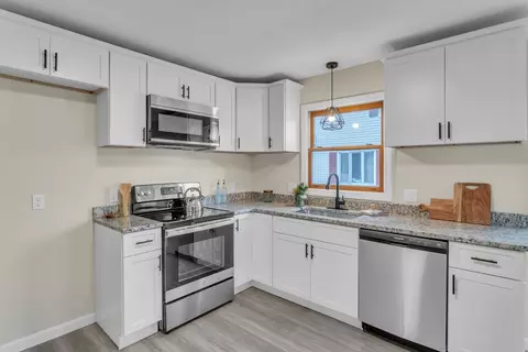 115 Carroll St, Springfield, MA 01108 photo 10