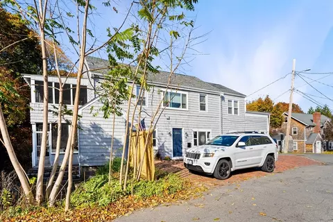 9 Maple Cir, Marblehead, MA 01945