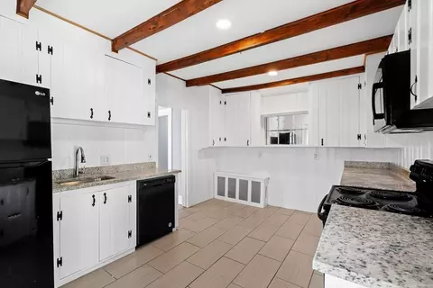 9 Maple Cir, Marblehead, MA 01945 photo 6