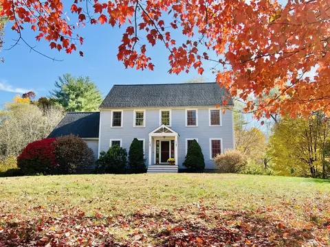 9 Juniper Rd, Hamilton, MA 01982