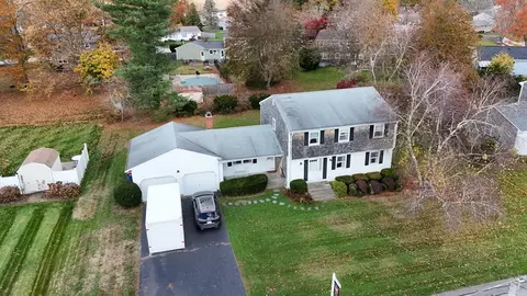 90 Ferncliffe Rd, Seekonk, MA 02771