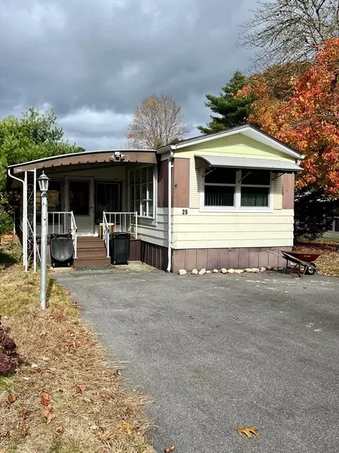 28 Claudia St, Wareham, MA 02538
