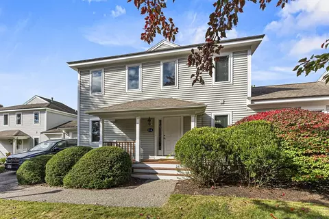 4 Hemlock Rd #F4, Bourne, MA 02532